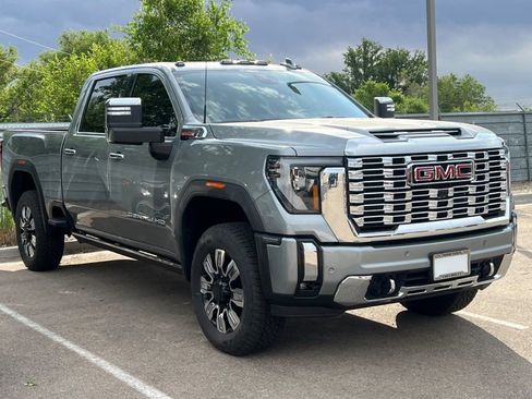 Used 2026 GMC Sierra 2500 Denali w/ Technology Package AWD/4WD image 2