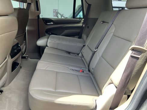 Used 2019 Chevrolet Tahoe LT w/ Luxury Package AWD/4WD image 20