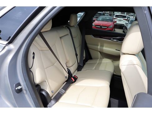 Used 2019 Cadillac XT5 Luxury FWD image 22