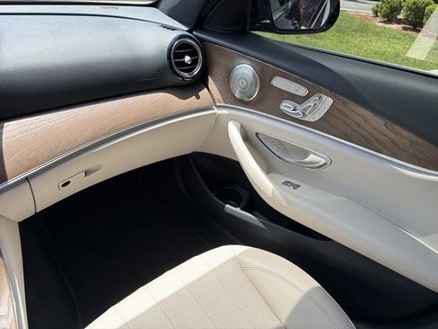 Used 2022 Mercedes-Benz E 350 Sedan image 16