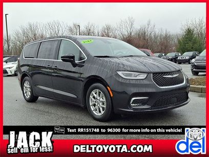 Used 2024 Chrysler Pacifica Touring-L