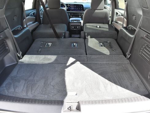 Used 2026 Chevrolet Traverse LT w/ Driver Confidence Package FWD image 20