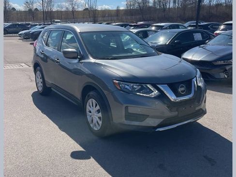 Used 2017 Nissan Rogue S image 1