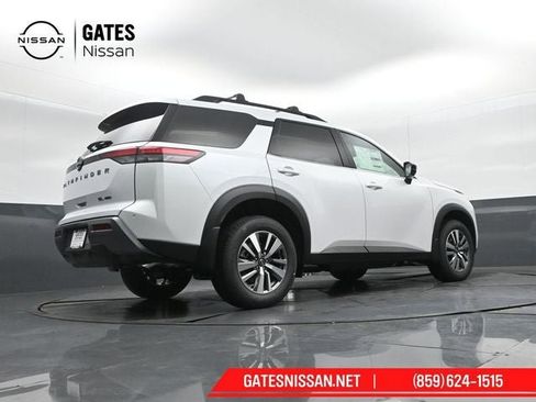 New 2026 Nissan Pathfinder SL image 39
