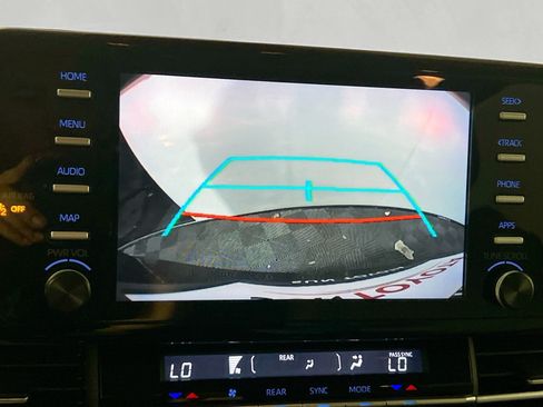 Used 2023 Toyota Sienna XLE FWD image 29