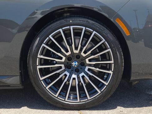 New 2026 BMW i7 eDrive50 w/ M Sport Package RWD image 6