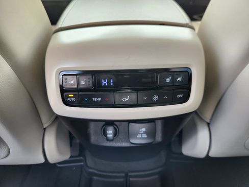 Used 2020 Hyundai Palisade Limited image 24