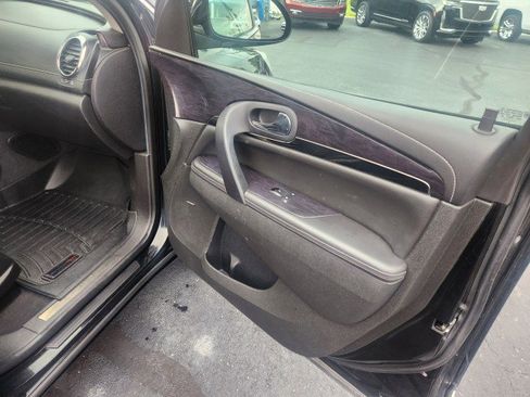 Used 2017 Buick Enclave Leather image 19