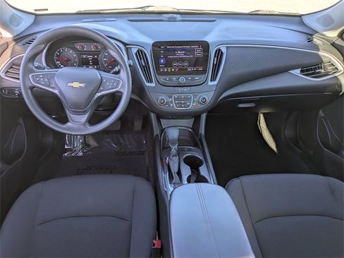 Used 2025 Chevrolet Malibu LT image 14