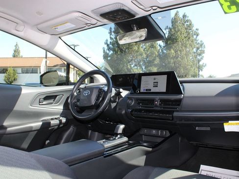 Used 2023 Toyota Prius LE FWD image 14