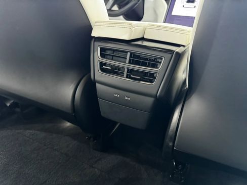 Used 2019 Tesla Model X Long Range AWD/4WD image 19