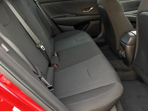 Certified 2025 Hyundai Elantra SE w/ Cargo Package image 24