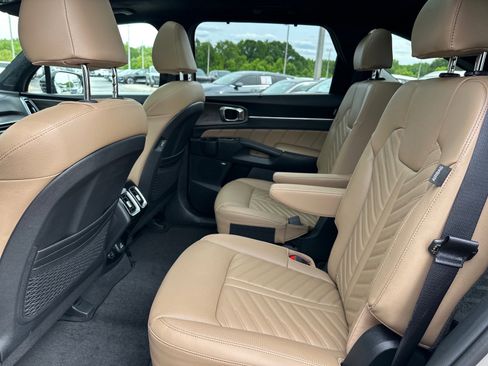 Certified 2025 Kia Sorento SX Prestige w/ Olive Brown Leather Package AWD/4WD image 10