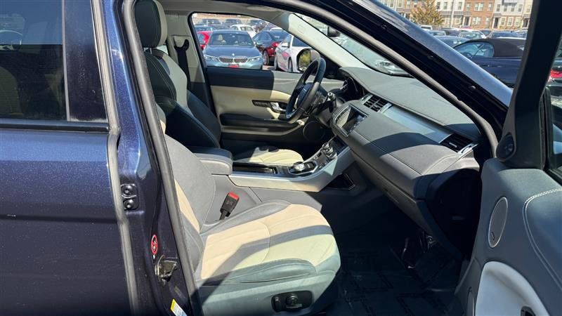 Used 2016 Land Rover Range Rover Evoque SE AWD/4WD image 10
