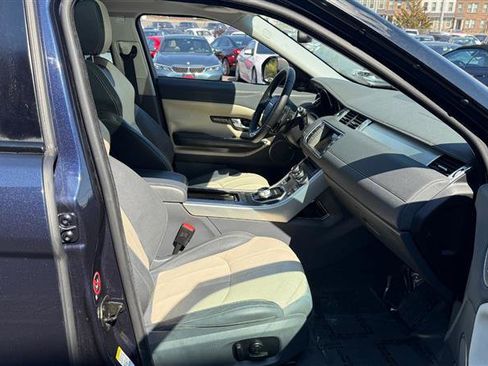 Used 2016 Land Rover Range Rover Evoque SE image 10