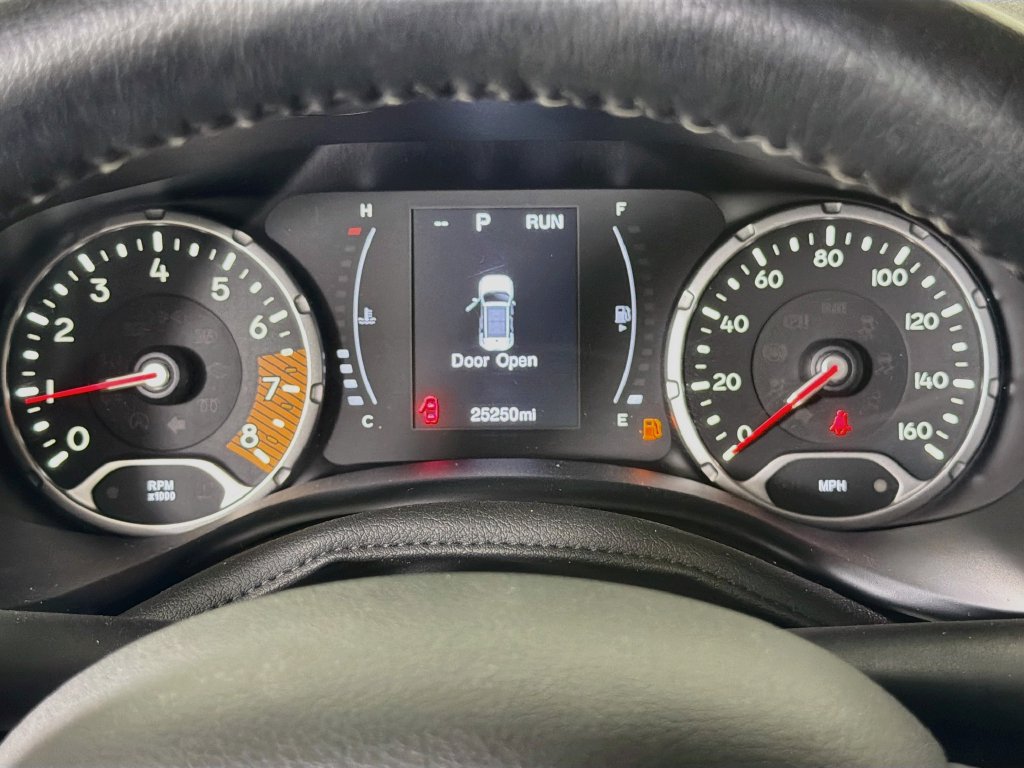 Used 2023 Jeep Renegade Latitude w/ Premium Group AWD/4WD image 16