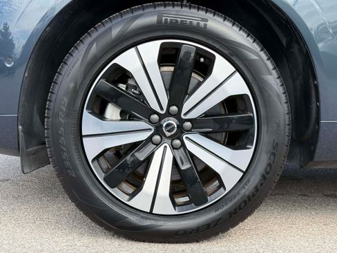 Certified 2024 Volvo XC60 T8 Plus AWD/4WD image 10