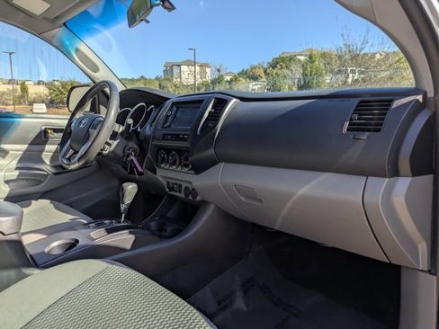 Used 2012 Toyota Tacoma PreRunner image 29