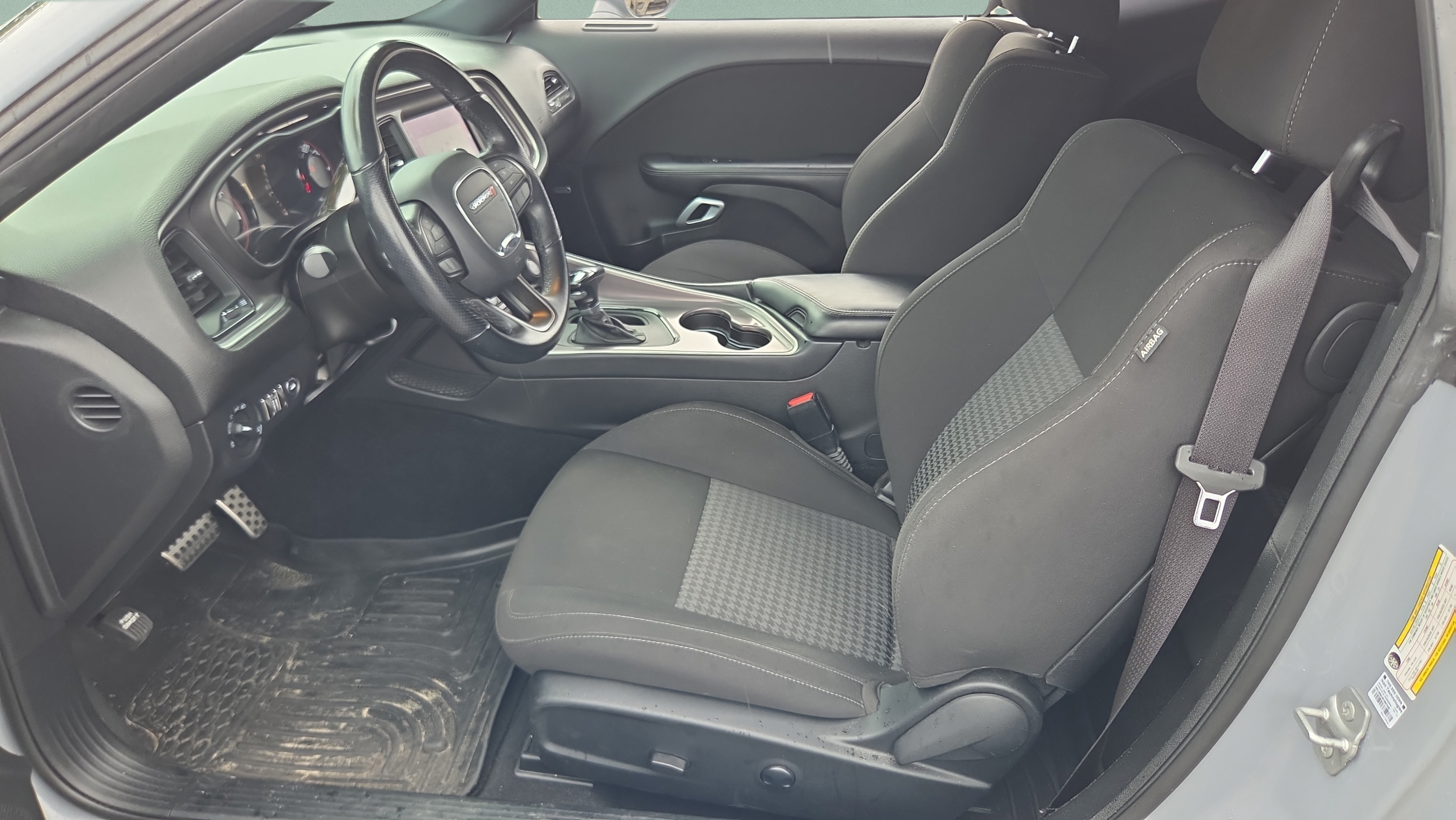 Used 2022 Dodge Challenger R/T w/ Blacktop Package RWD image 9