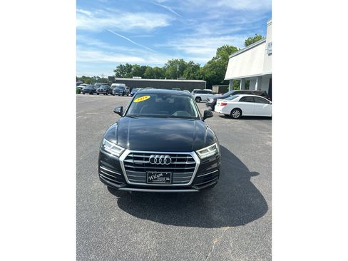 Used 2019 Audi Q5 2.0T Premium Plus w/ Premium Plus Package AWD/4WD image 4