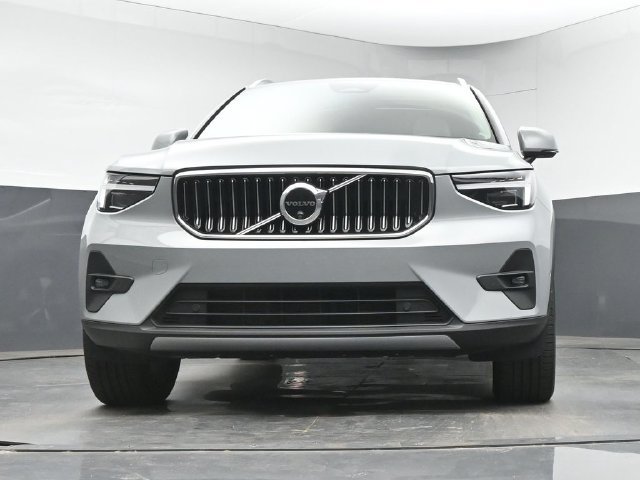 Used 2024 Volvo XC40 B5 Plus w/ Protection Package Premier AWD/4WD image 34