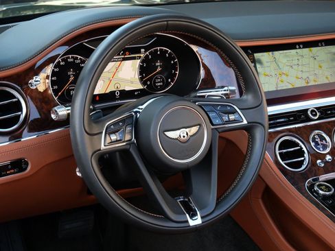 Used 2020 Bentley Continental GT image 12