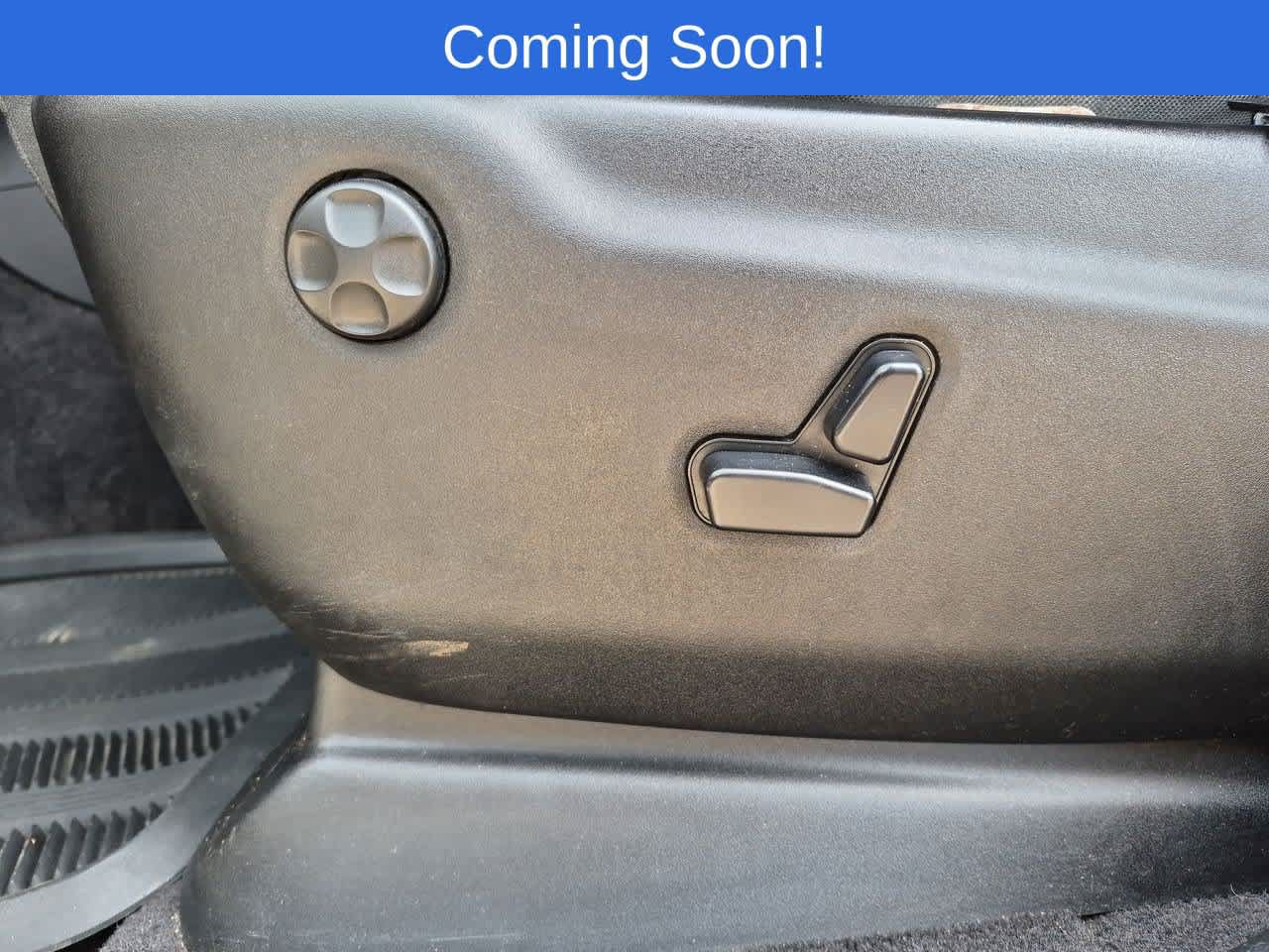 Used 2011 Jeep Grand Cherokee Laredo w/ Security & Convenience Group AWD/4WD image 17