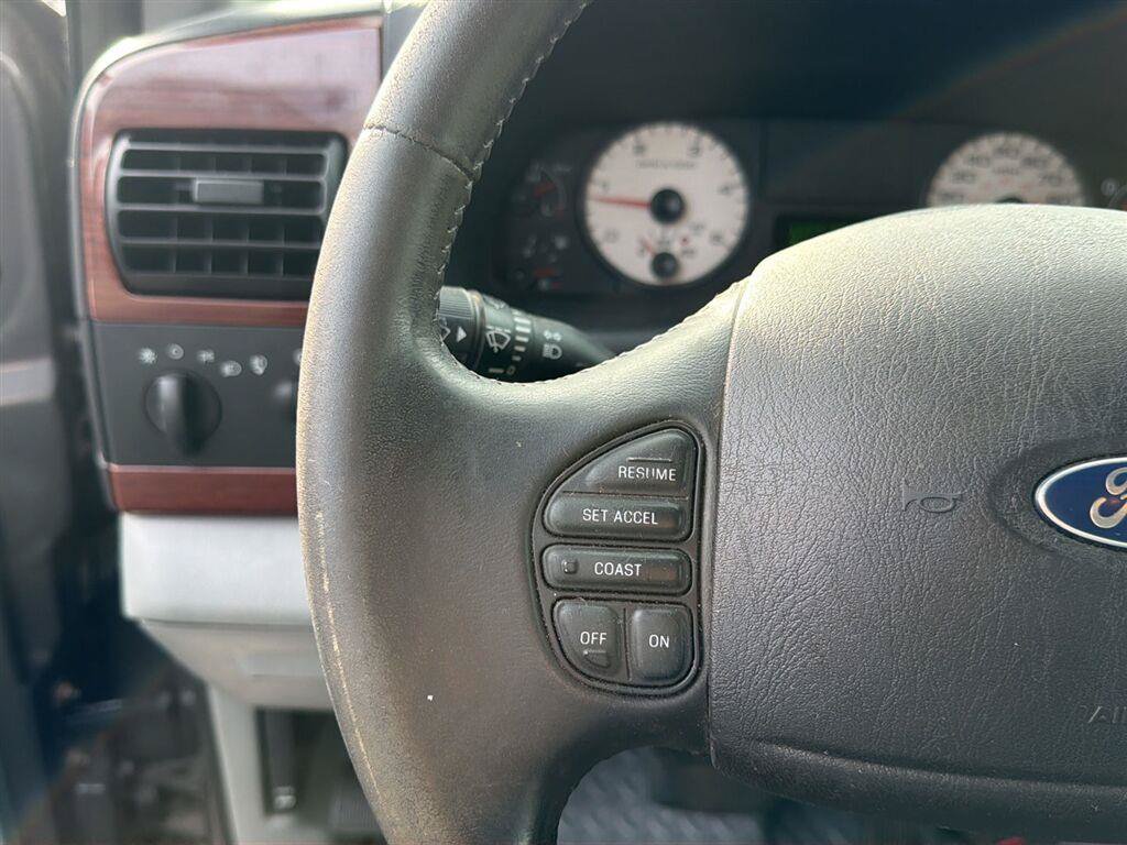 Used 2005 Ford F250 XLT AWD/4WD image 13