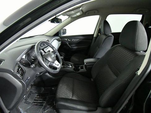 Used 2020 Nissan Rogue SV image 5