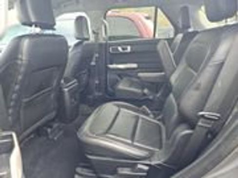 Used 2024 Ford Explorer XLT w/ Equipment Group 202A AWD/4WD image 4