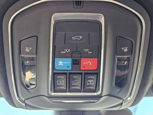 Used 2025 Jeep Grand Cherokee L Summit AWD/4WD image 37