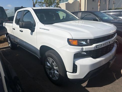 Used 2022 Chevrolet Silverado 1500 Custom RWD image 2