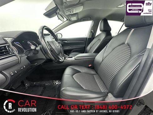 Used 2022 Toyota Camry SE FWD image 29