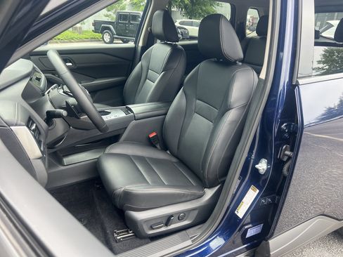 Certified 2026 Nissan Rogue SL FWD image 16