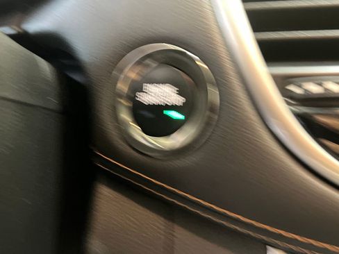 Used 2019 Chevrolet Trax LT w/ LT Convenience Package AWD/4WD image 21