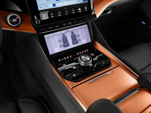 Used 2024 Jeep Grand Wagoneer Series III w/ Rear-Seat Entertainment Group AWD/4WD image 9