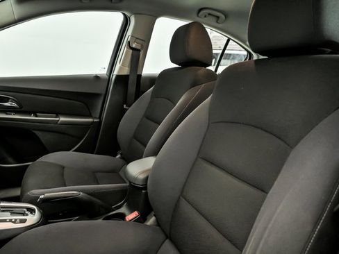 Used 2015 Chevrolet Cruze LT image 13