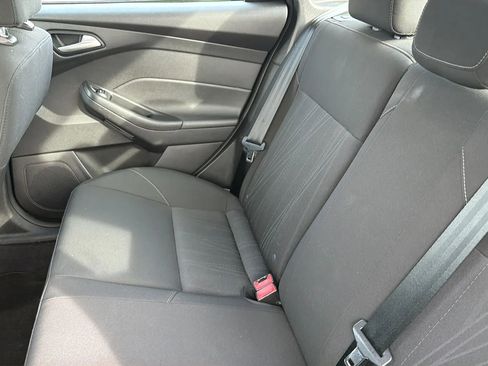 Used 2015 Ford Focus SE FWD image 33