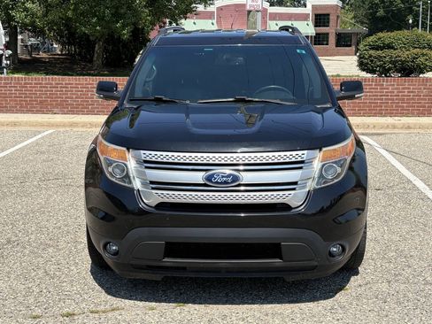 Used 2015 Ford Explorer XLT w/ Equipment Group 202B FWD image 4