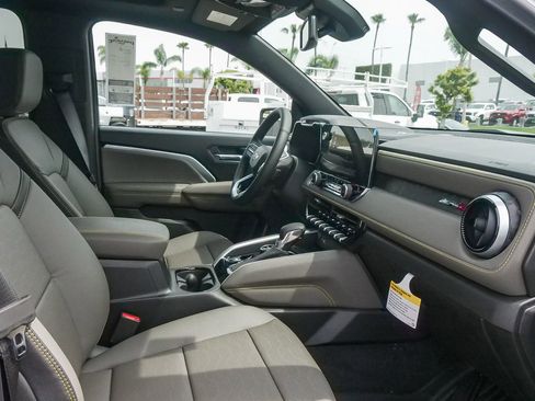 New 2026 Chevrolet Colorado ZR2 w/ Technology Package AWD/4WD image 16