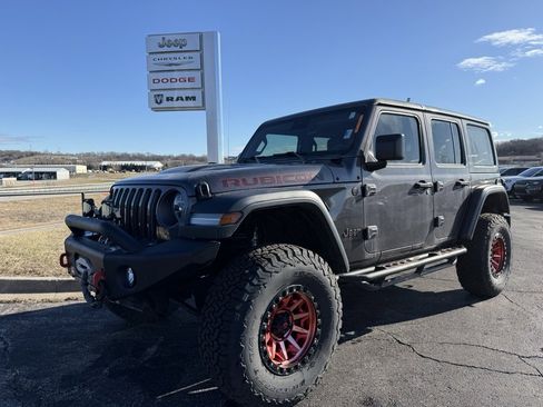 Used 2019 Jeep Wrangler Unlimited Rubicon w/ Dual Top Group image 2