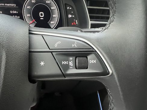 Used 2022 Audi Q8 Premium Plus w/ Premium Plus Package image 46