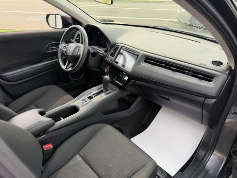 Used 2018 Honda HR-V EX image 19
