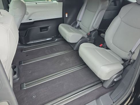 Certified 2025 Toyota Sienna XLE AWD/4WD image 13