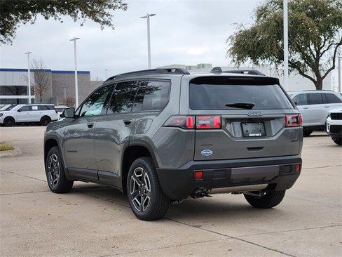 New 2026 Jeep Cherokee Laredo image 4