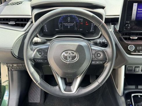 Used 2024 Toyota Corolla Cross XLE AWD/4WD image 18