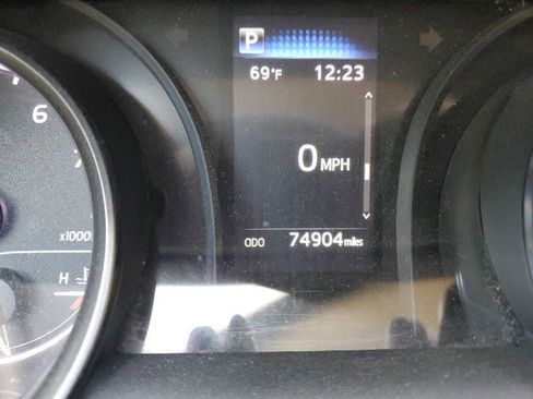 Used 2021 Toyota Camry SE image 26