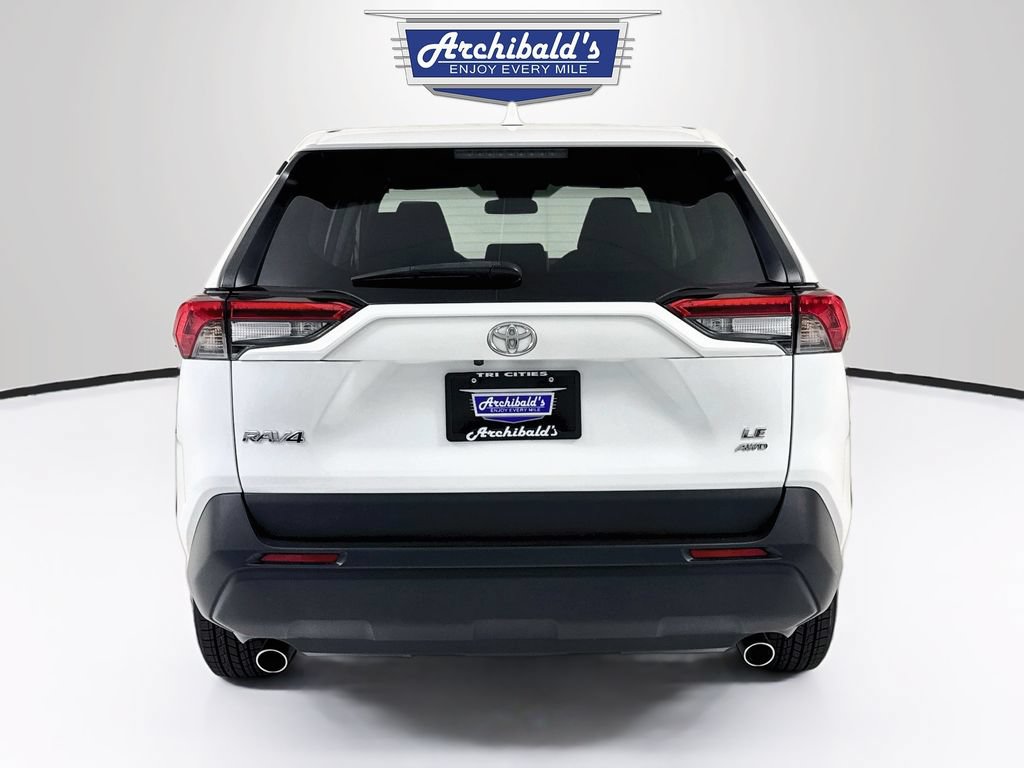 Used 2023 Toyota RAV4 LE AWD/4WD image 7