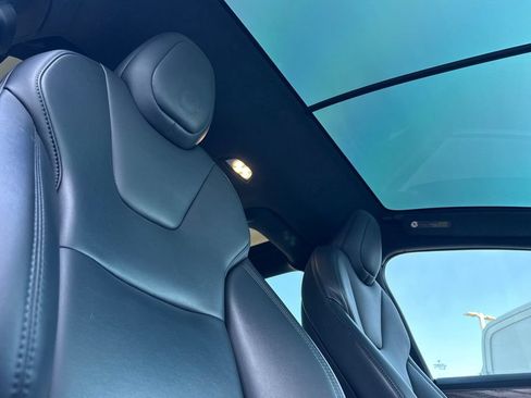 Used 2021 Tesla Model X Long Range AWD/4WD image 17