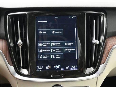 Used 2022 Volvo S60 B5 Momentum w/ Premium Package image 20